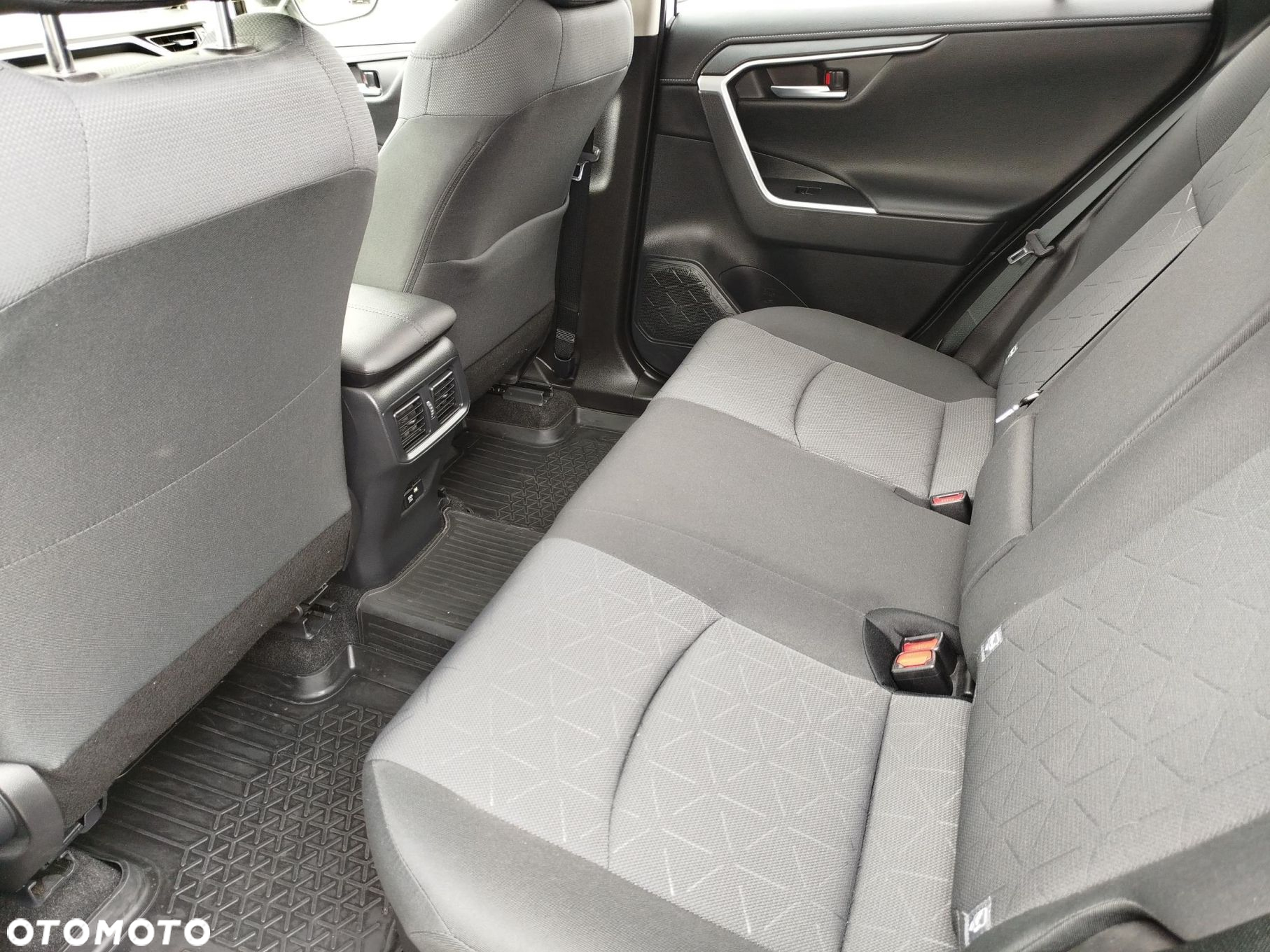Toyota RAV4 - 12