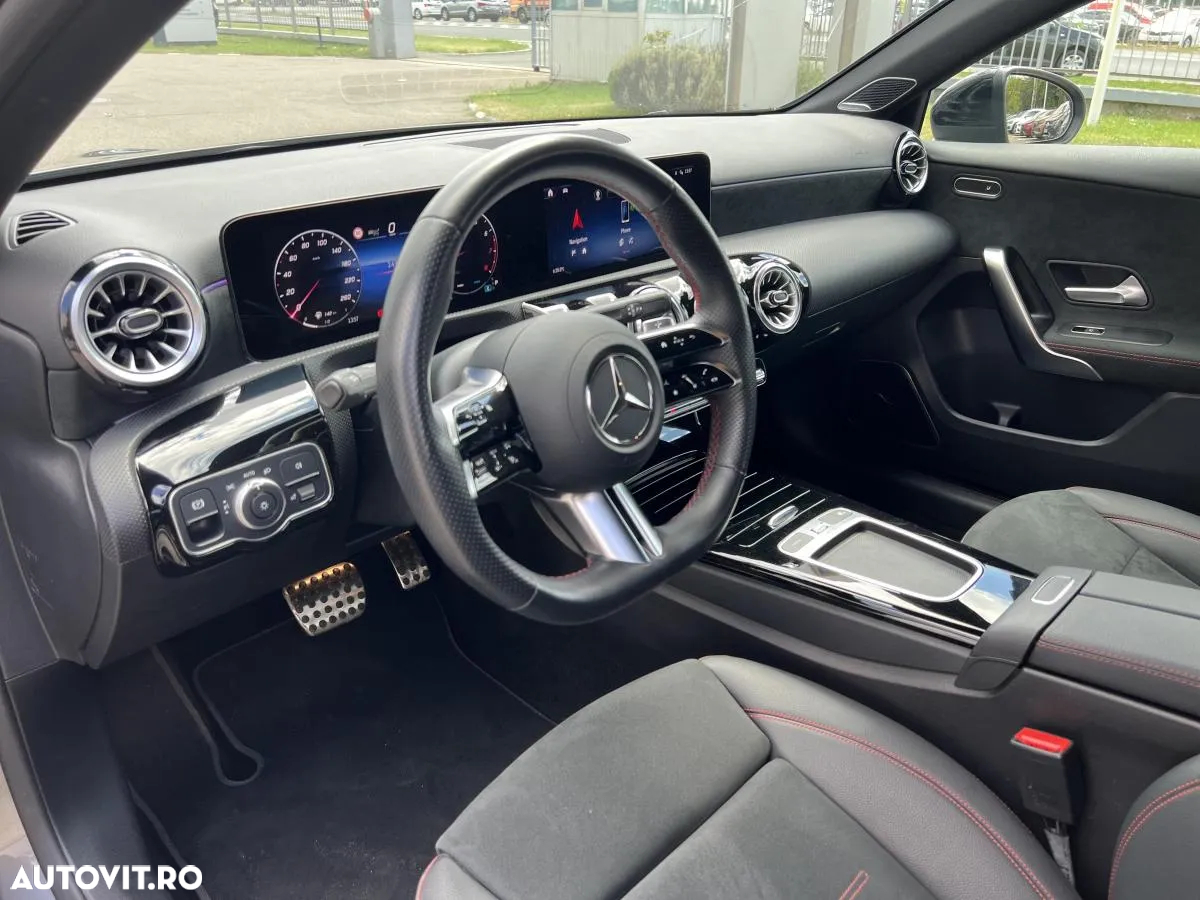Mercedes-Benz A 220 4MATIC Sedan Aut. - 10