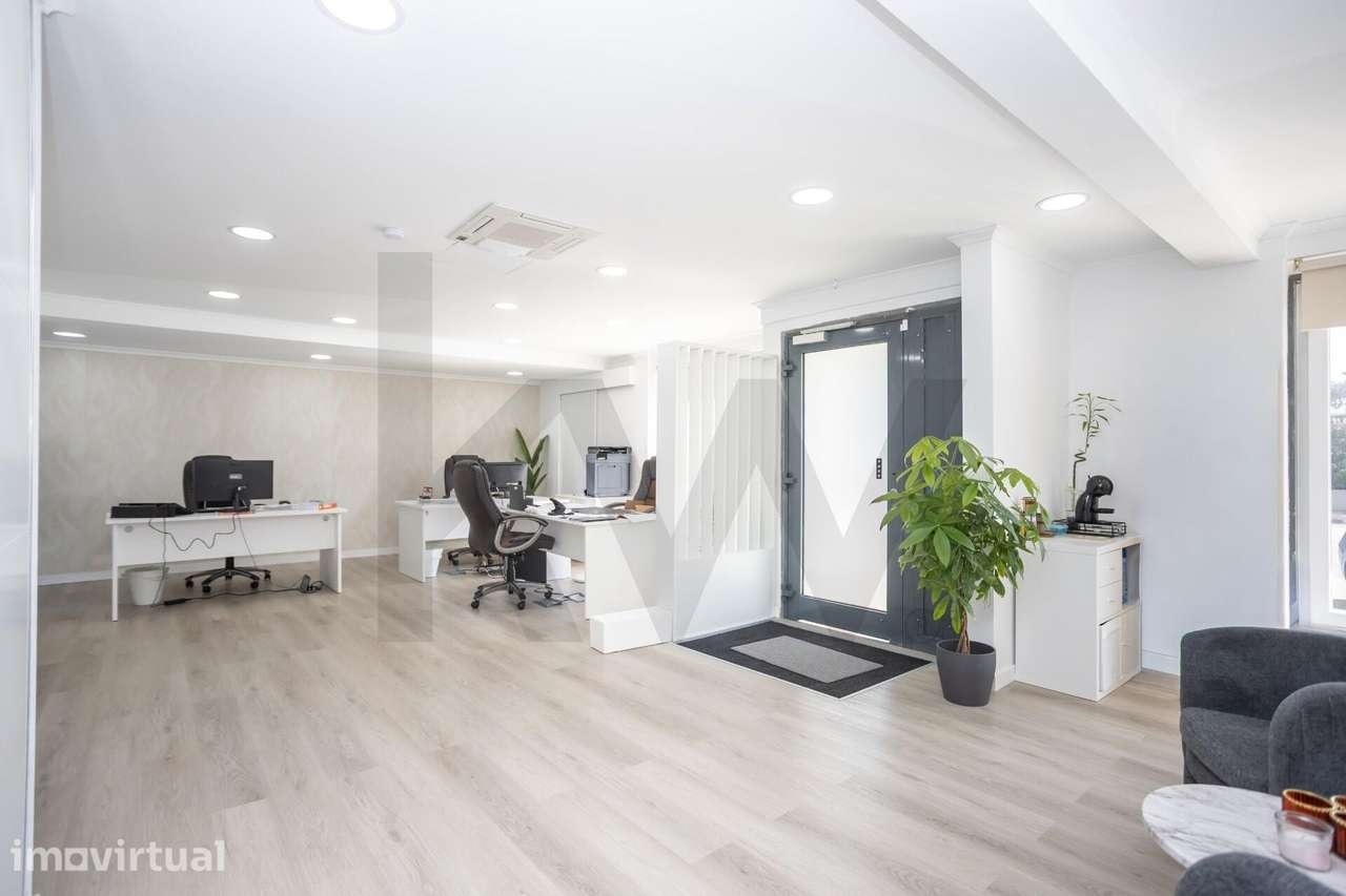 Espaço Comercial (Loja) no Centro de Corroios: Espaço Amplo, Remodelad - Grande imagem: 4/29