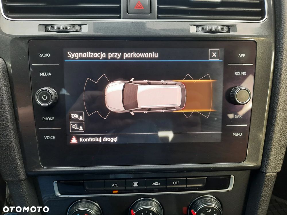 Volkswagen Golf - 21