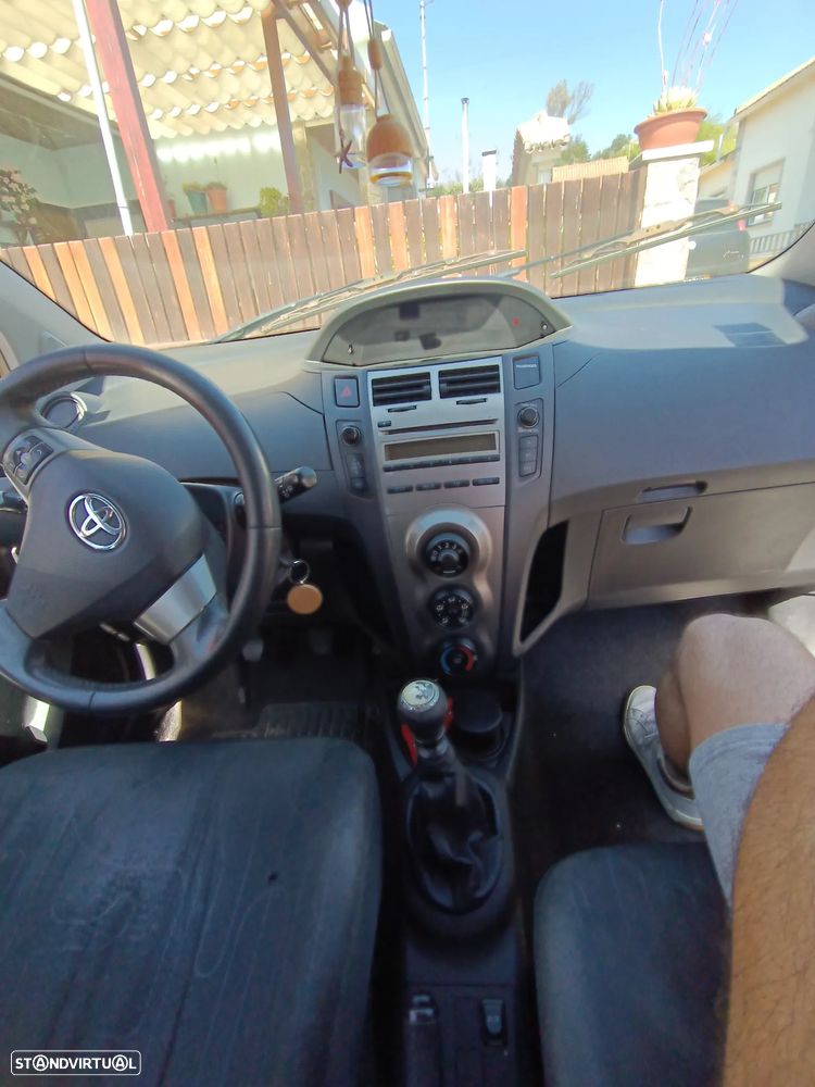 Toyota Yaris 1.4 D-4D - 7
