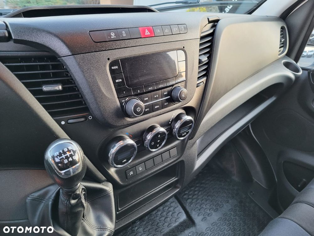 Iveco DAILY 35 S 16 MAXI-HAK 3500 KG-KLIMA-4 SZTUKI - ŁADNY - 18