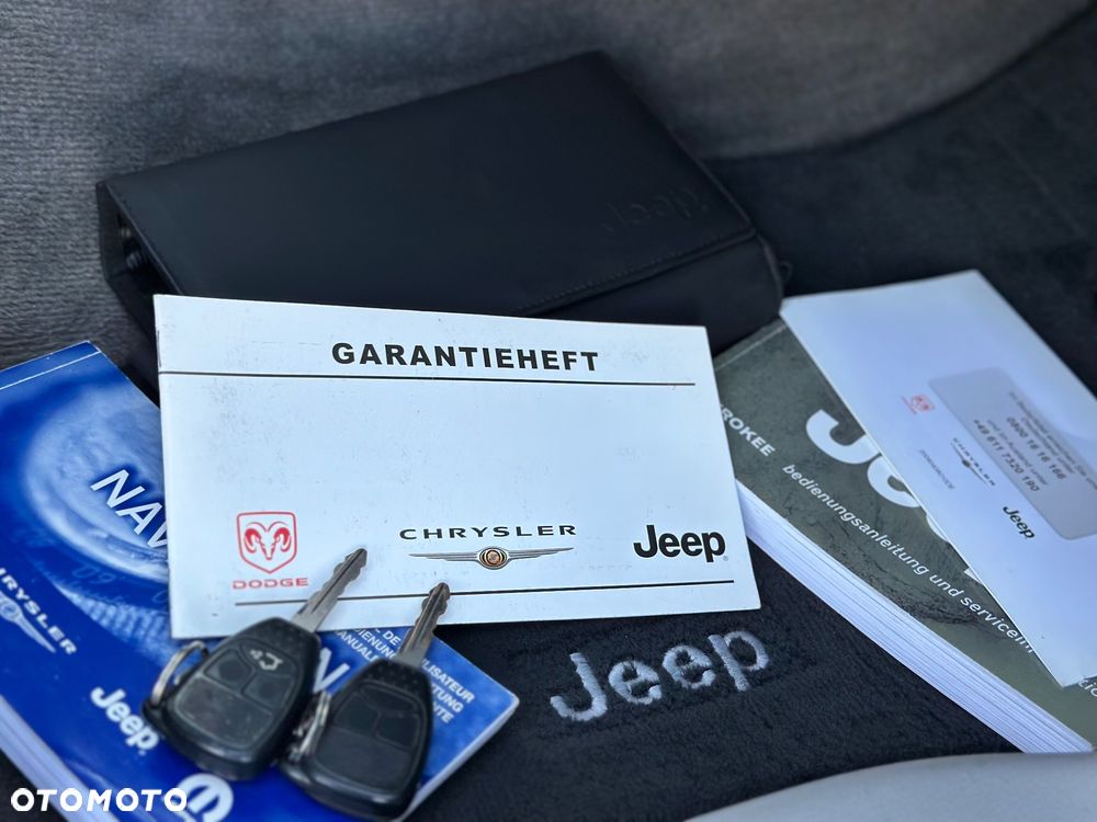 Jeep Cherokee - 38