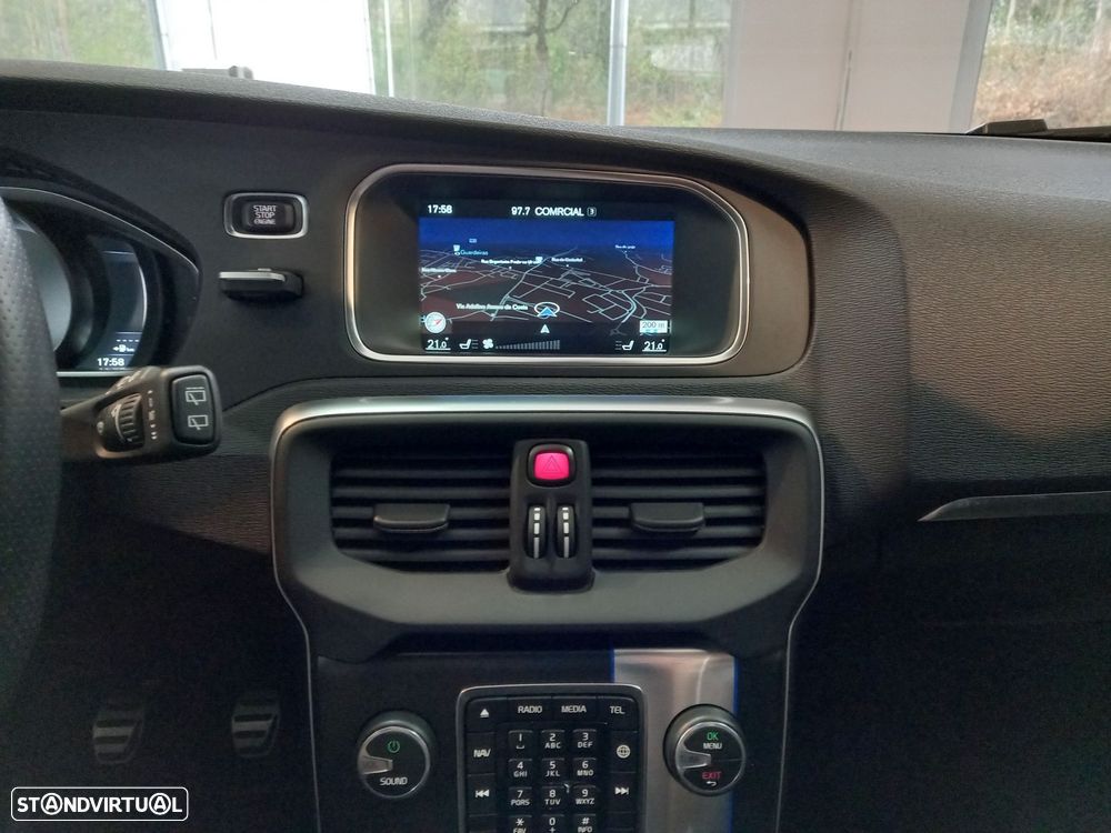 Volvo V40 2.0 D2 R-Design - 19