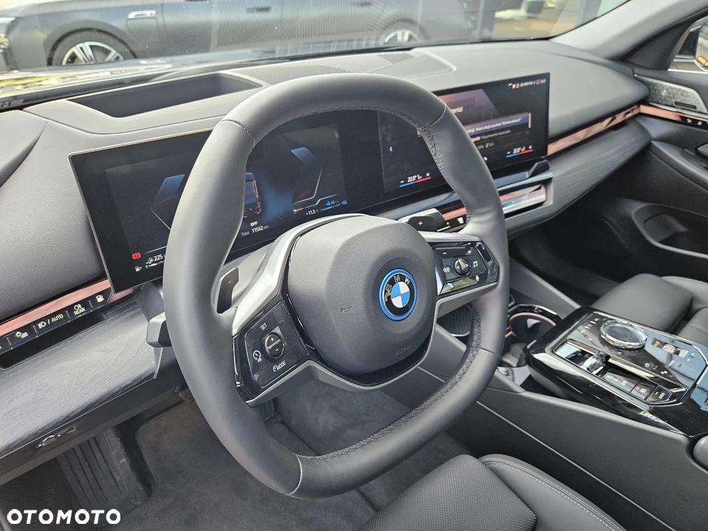 BMW Seria 5 530e PHEV - 11