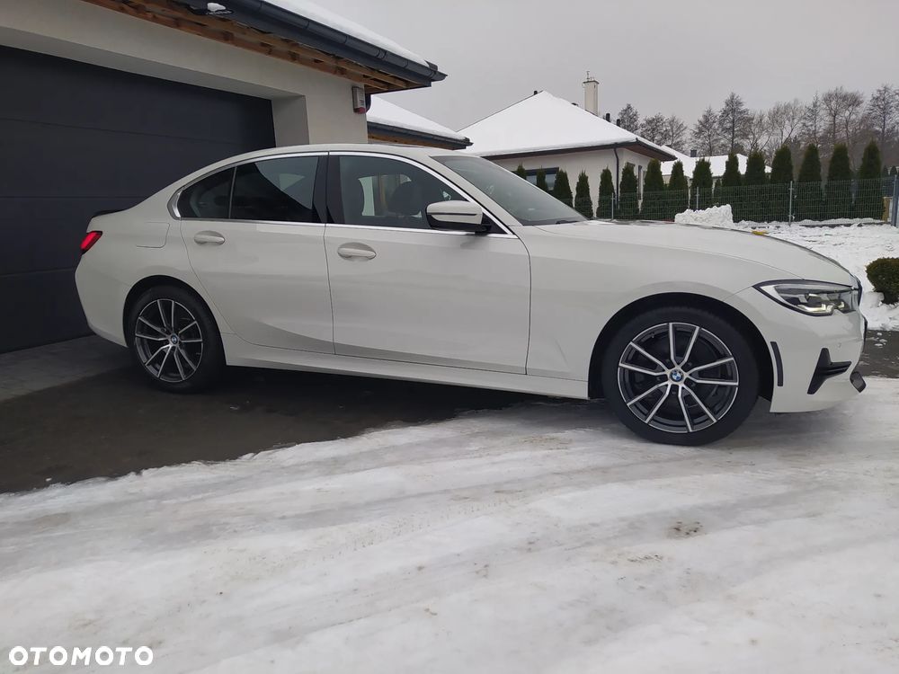 BMW Seria 3 330i Sport Line - 1