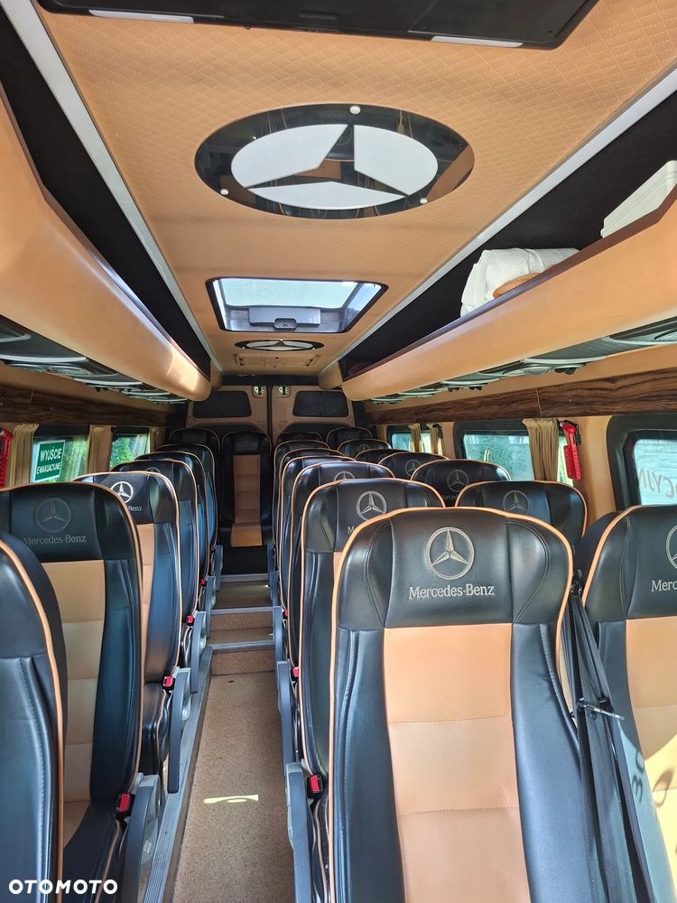 Mercedes-Benz Sprinter - 23