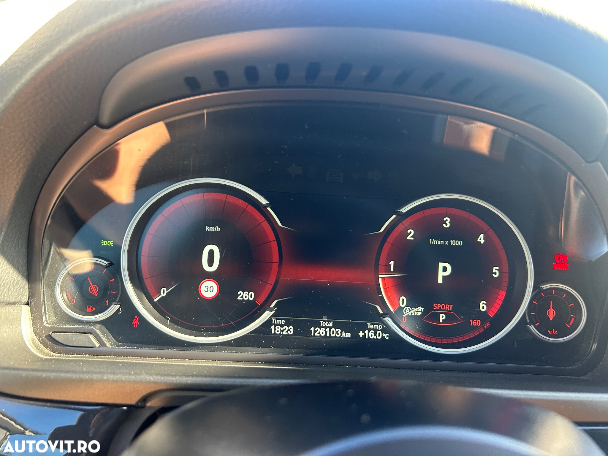 BMW Seria 5 525d xDrive AT - 16