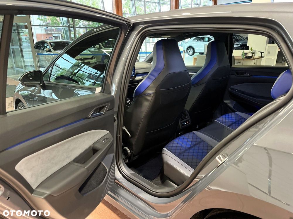 Volkswagen Golf - 30