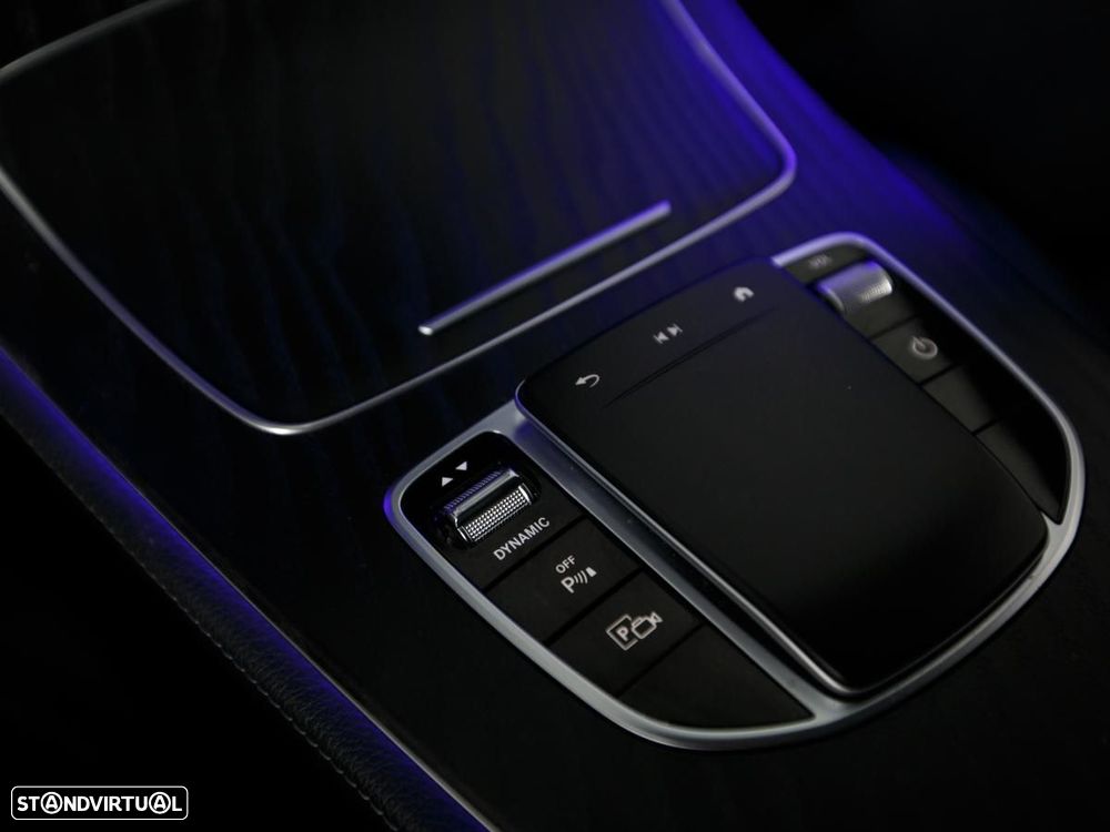 Mercedes-Benz E 300 de AMG Line - 19