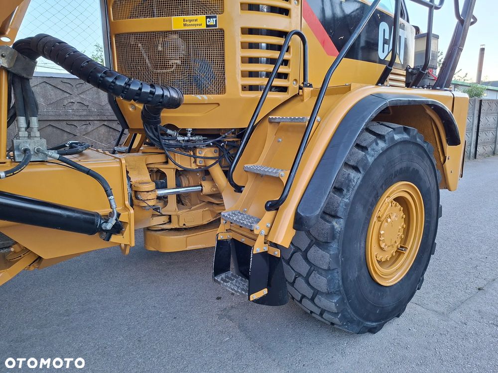 Caterpillar 725 - 32