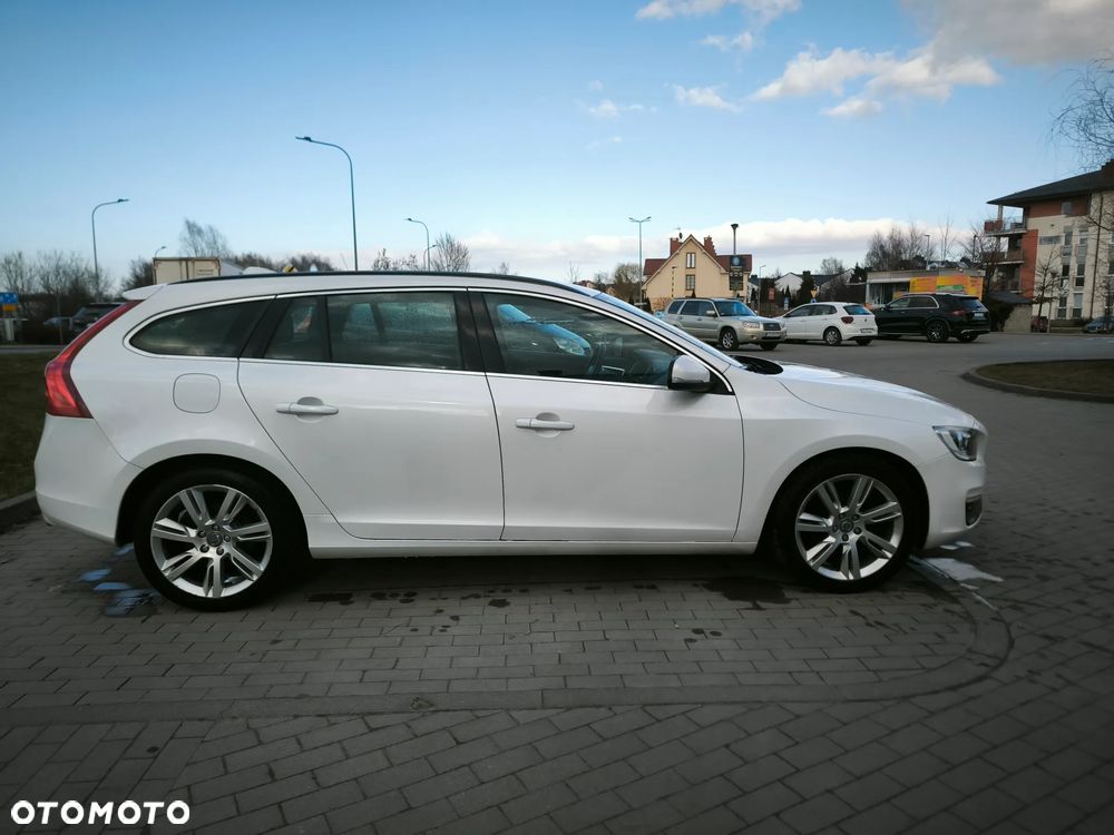 Volvo V60 D4 Kinetic - 5