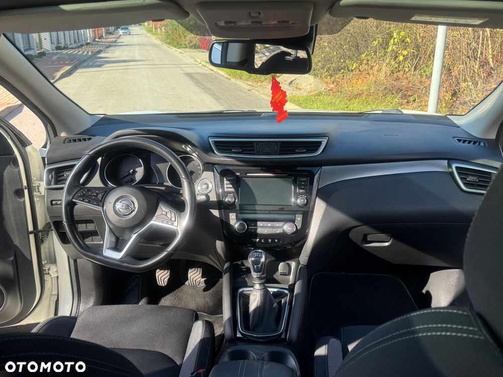 Nissan Qashqai 1.3 DIG-T TEKNA - 24