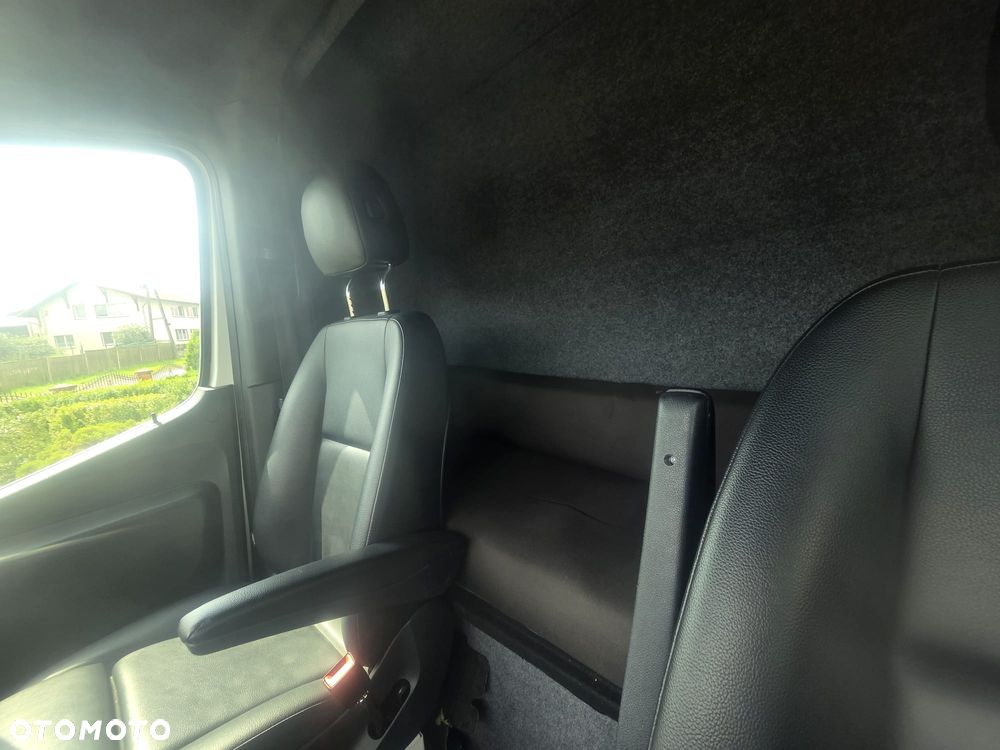 Mercedes-Benz SPRINTER - 31