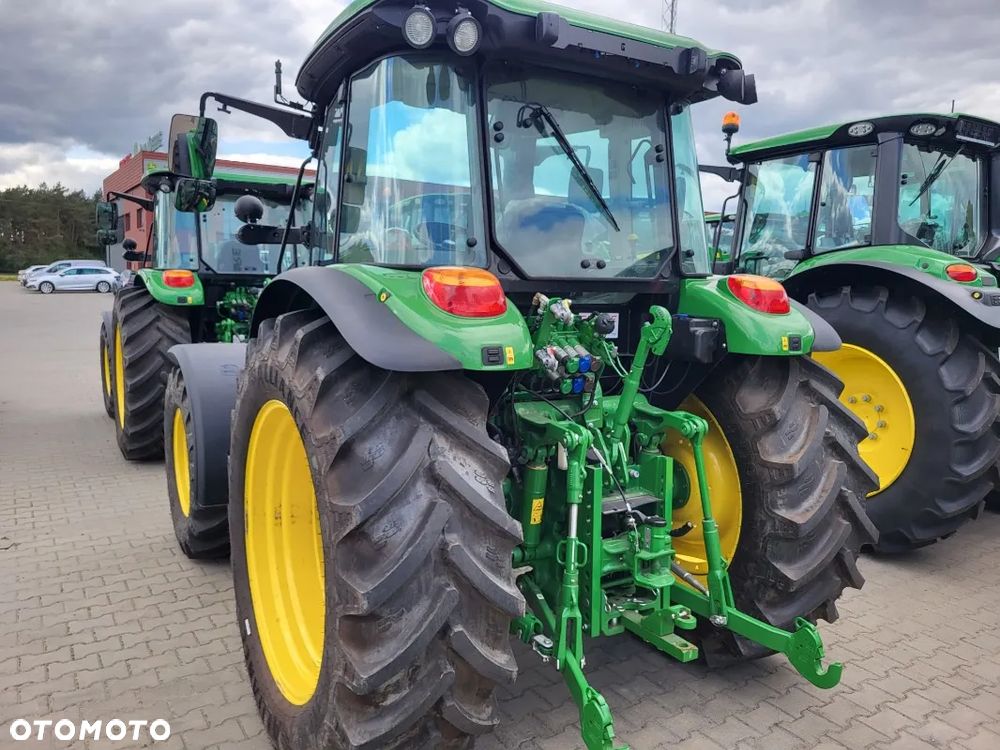 John Deere 5115M - 6