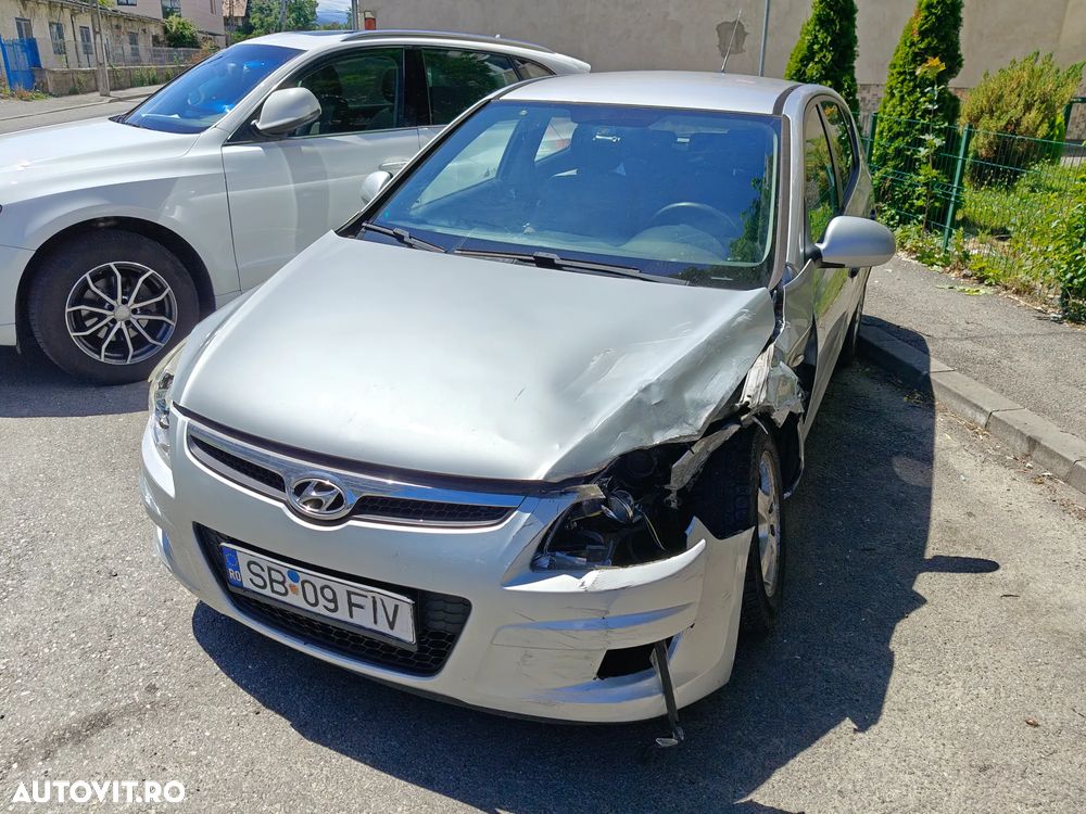 HYUNDAI i30 2009