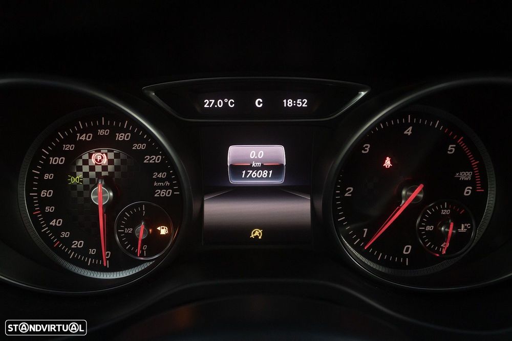 Mercedes-Benz A 180 d AMG Line - 16