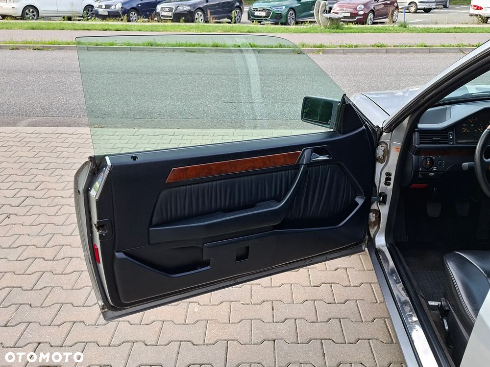 Mercedes-Benz Klasa E 200 - 19