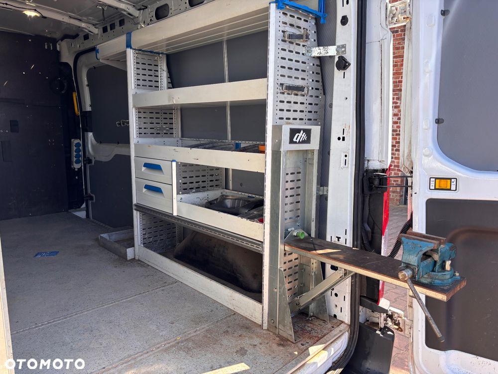 Ford Transit - 11