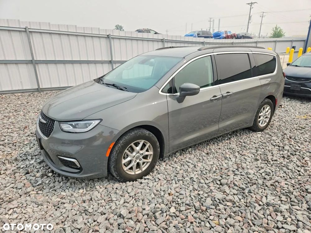 Chrysler Pacifica - 1