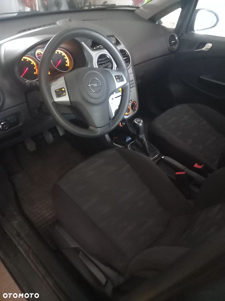 Opel Corsa 1.2 16V Cosmo - 7