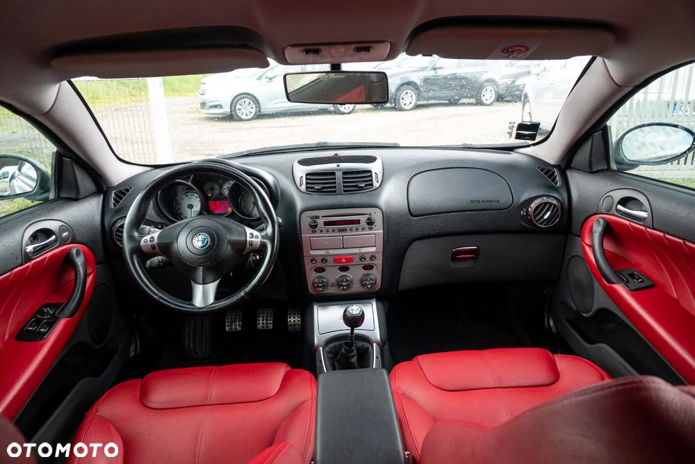 Alfa Romeo GT 3.2 24V Distinctive - 26