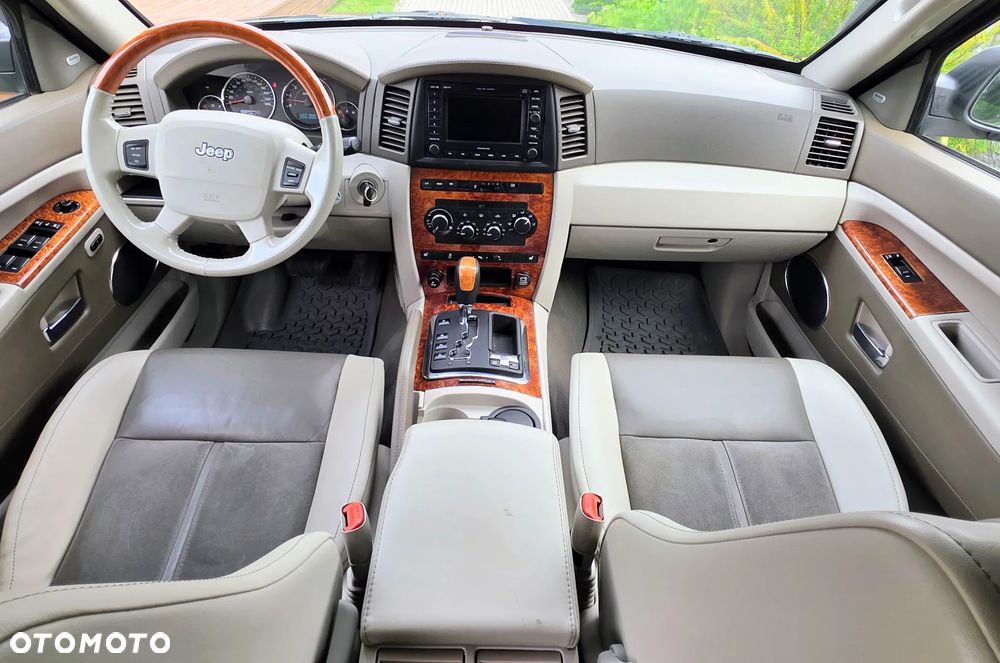 Jeep Grand Cherokee - 37
