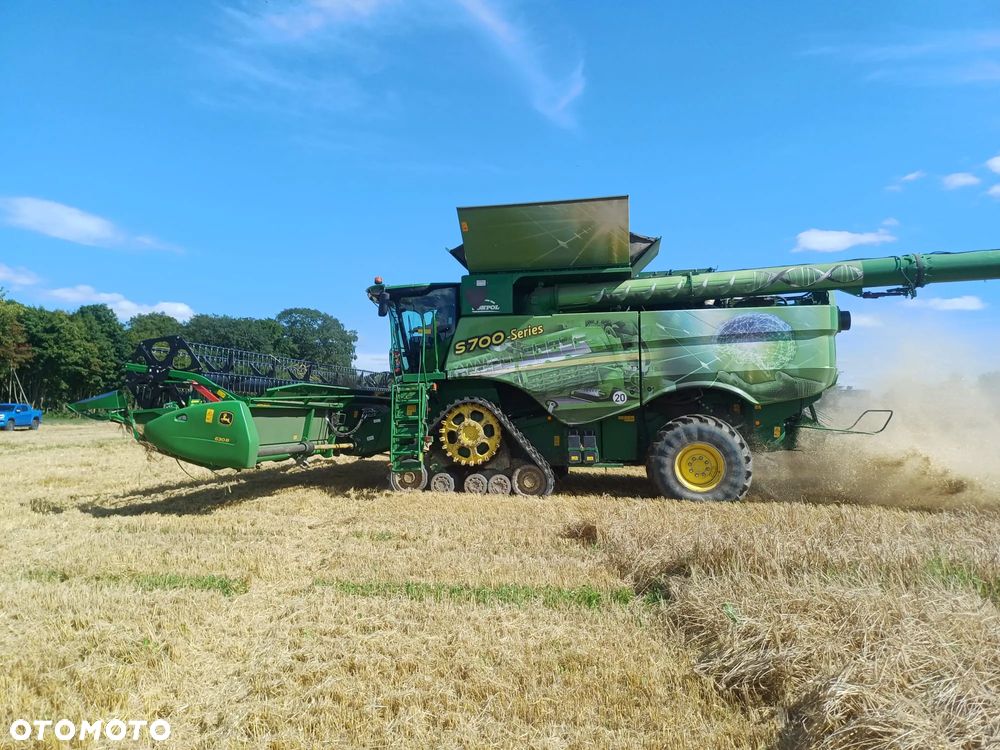 John Deere S790 - 9