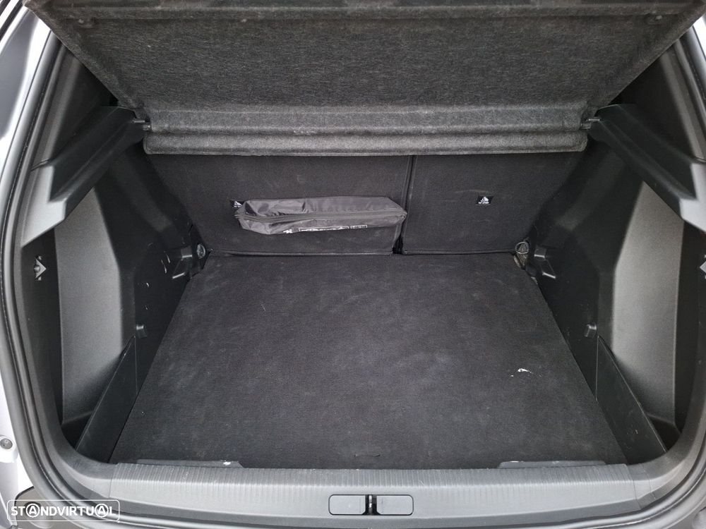 Peugeot 2008 1.2 Hybrid Allure e-DCS6 - 23