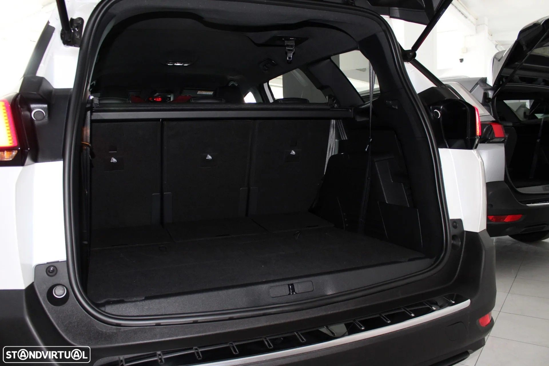 Peugeot 5008 1.2 PureTech Allure Pack EAT8 - 21