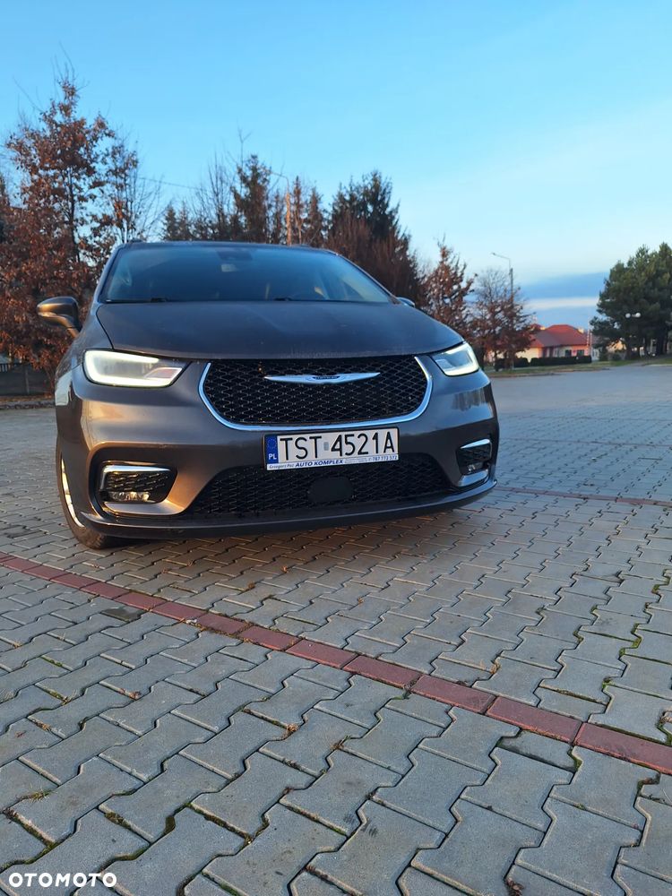 Chrysler Pacifica - 16