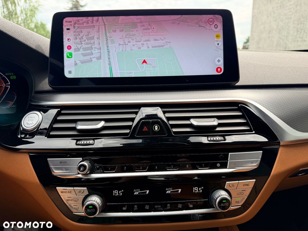 BMW Seria 5 530i xDrive M Sport sport - 31