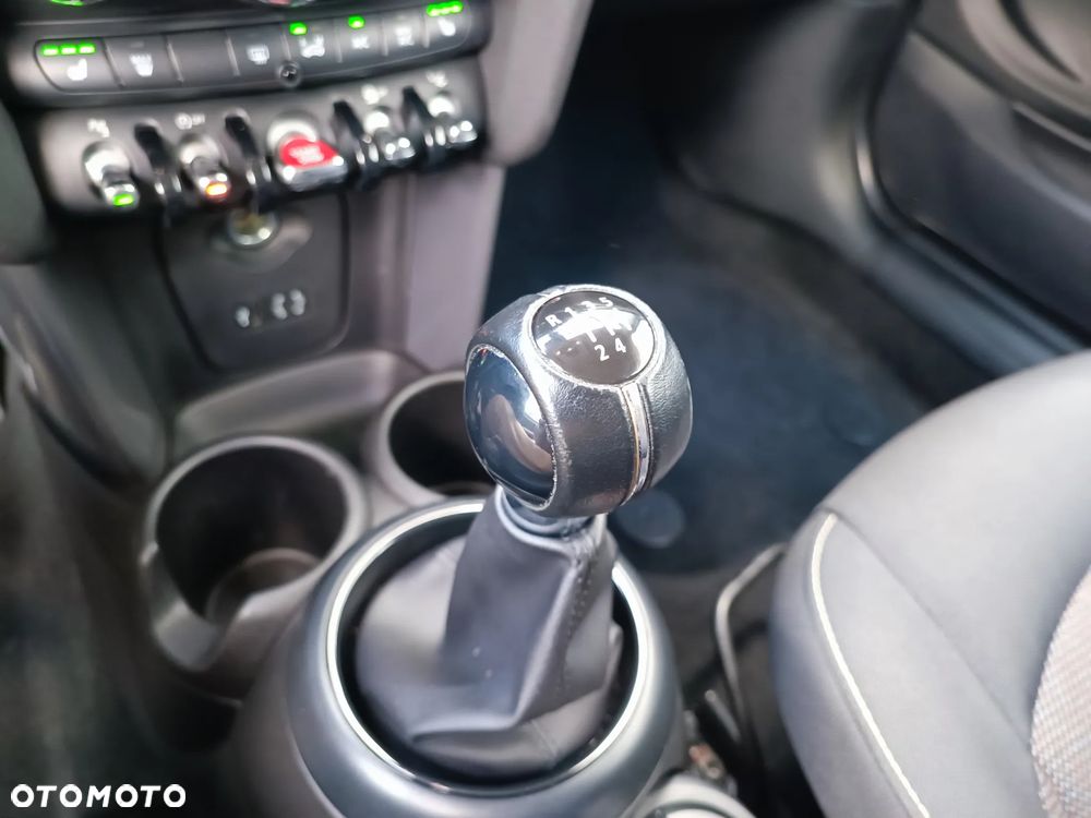 MINI Cooper Standard - 28