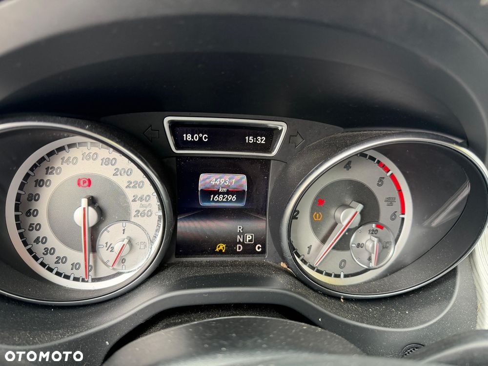 Mercedes-Benz GLA - 14