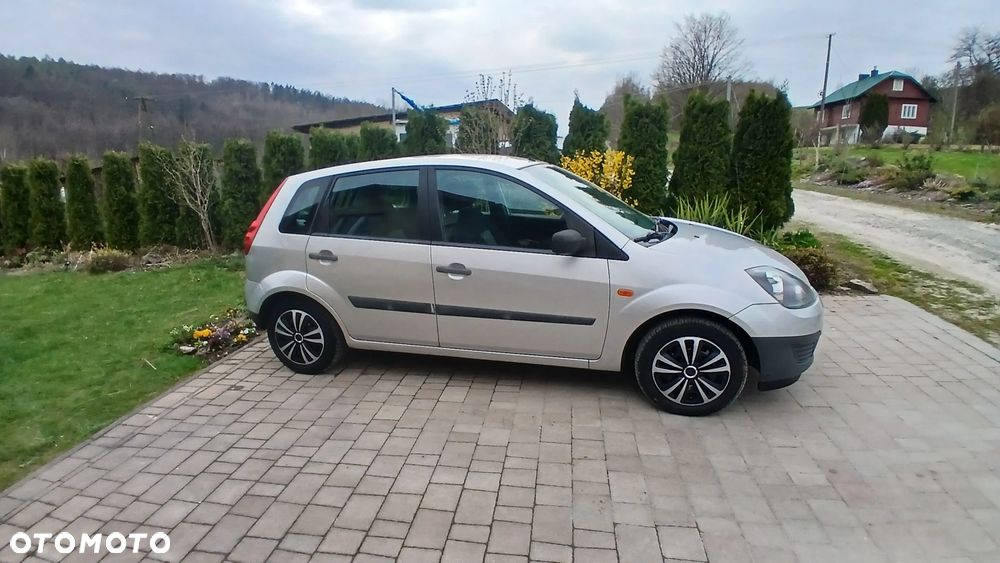 Ford Fiesta - 8