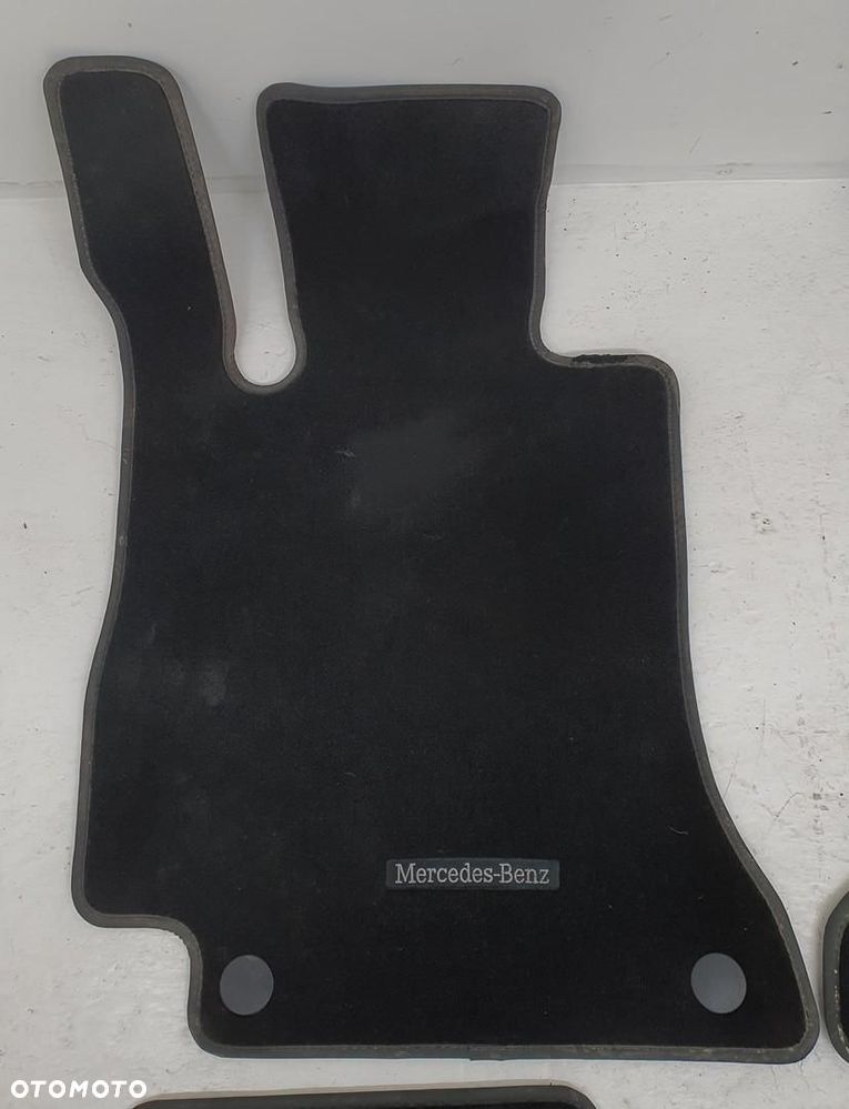 DYWANIKI CHODNICZKI WELUROWE MERCEDES W213 A2136808801 A2136809201 4SZT - 7