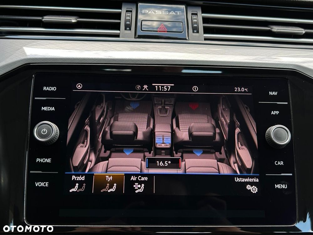 Volkswagen Passat - 31