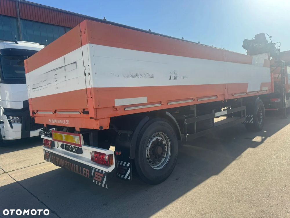 MAN TGX 26.480 • HDS Atlas 145.2 •Oś podnoszona i skrętna 426 tys. km - Zestaw z przyczepą Schwarzmüller Oś przednia – resory piórowe, tylna – pneumatyka • - 20