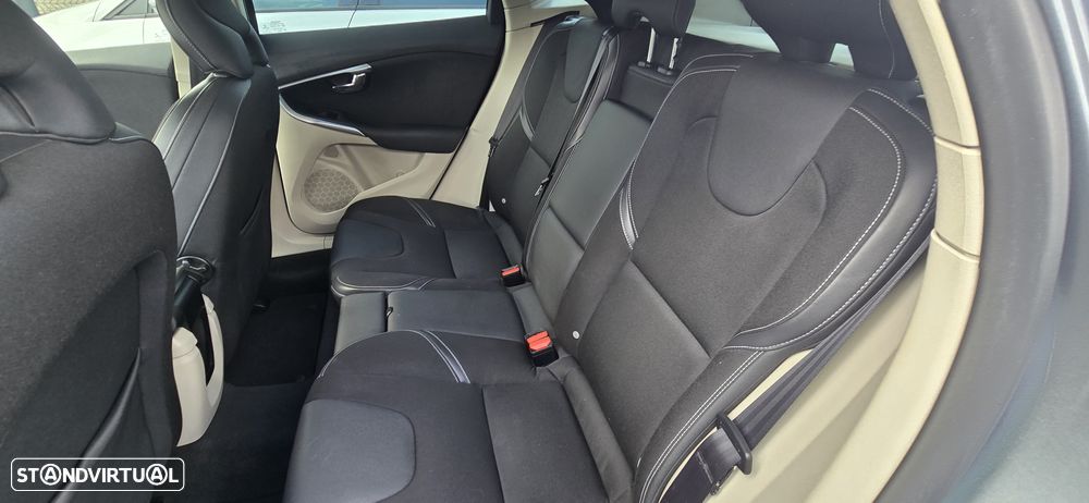 Volvo V40 D4 RDesign - 12