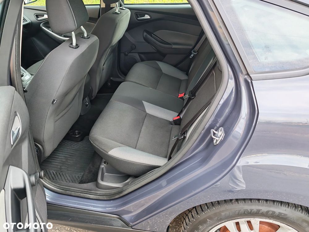 Ford Focus 1.6 Ambiente - 24