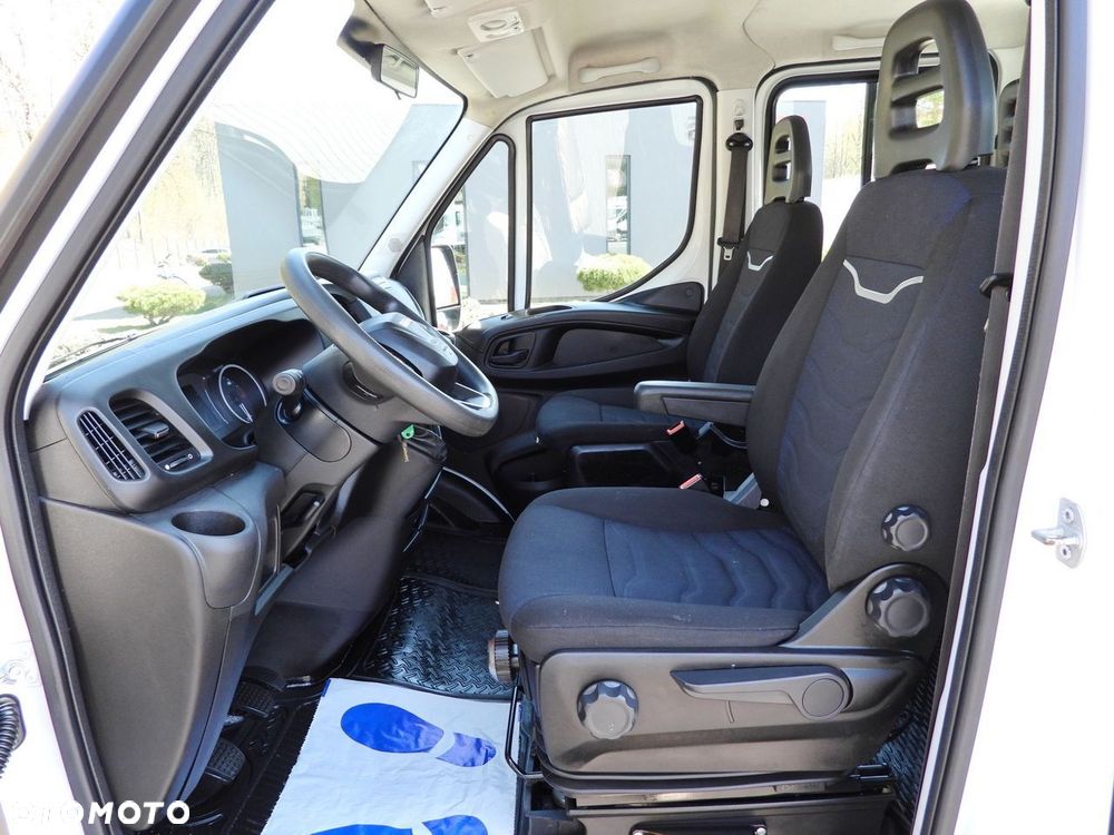 Iveco DAILY 35C14 WYWROTKA PODWÓJNA KABINA DOKA 6 MIEJSC TEMPOMAT BLIŹNIACZE KOŁA KLIMATYZACJA  140KM - 24