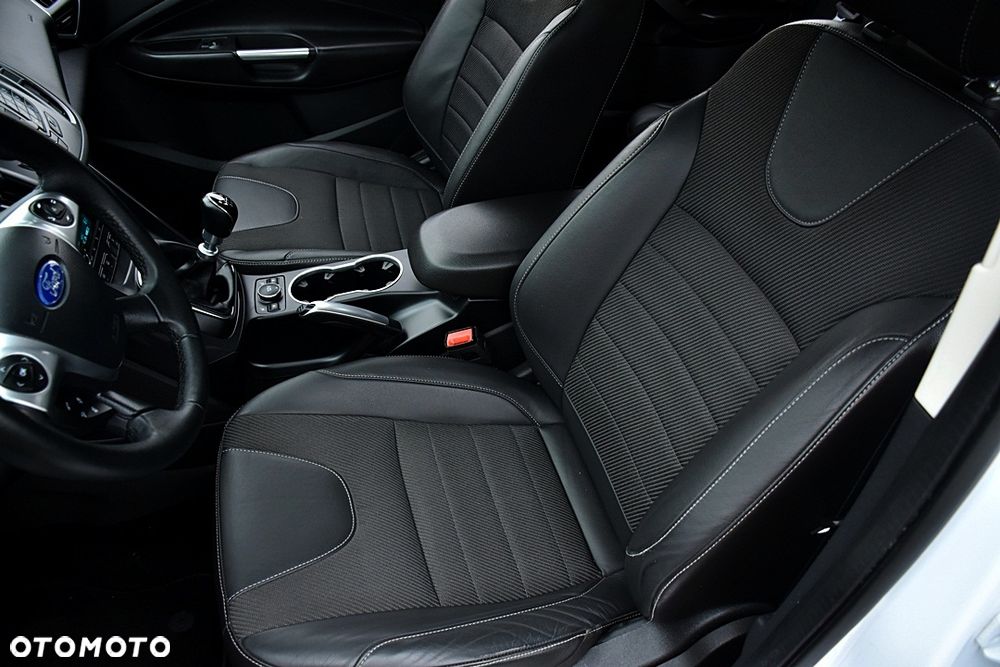 Ford Kuga 2.0 TDCi 4x4 Titanium - 35
