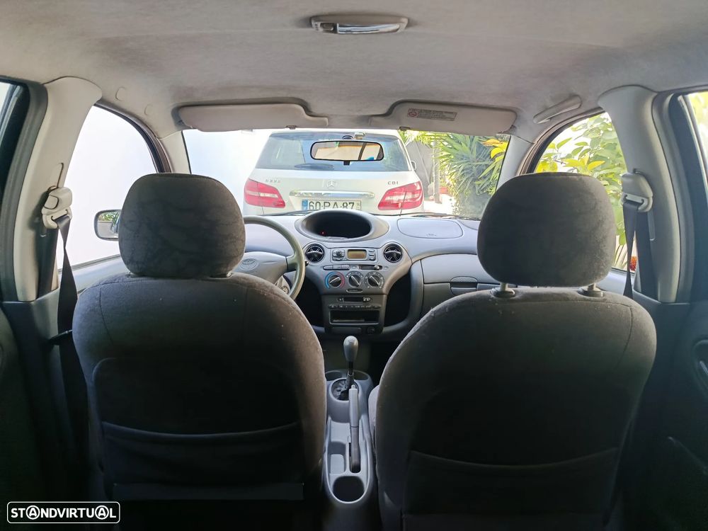 Toyota Yaris 1.0 Sol - 8