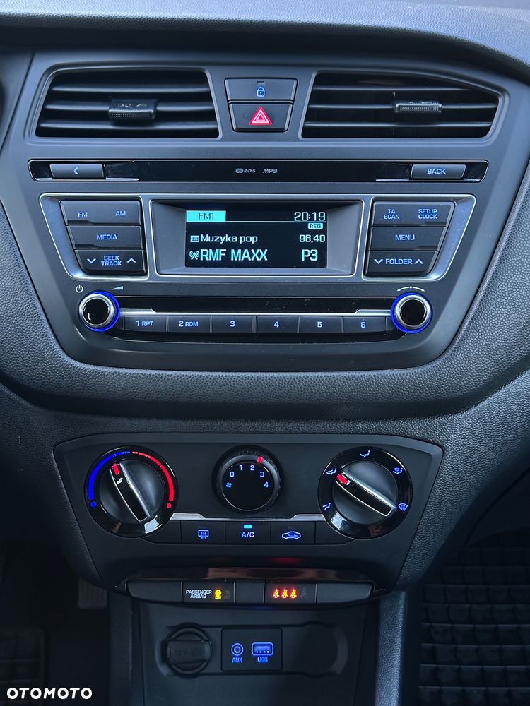 Hyundai i20 1.2 Elegant - 27