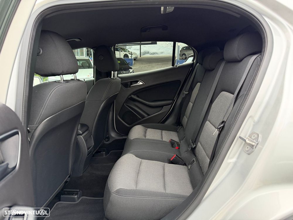 Mercedes-Benz GLA 180 d Style - 39