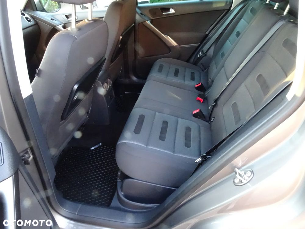 Volkswagen Tiguan - 12