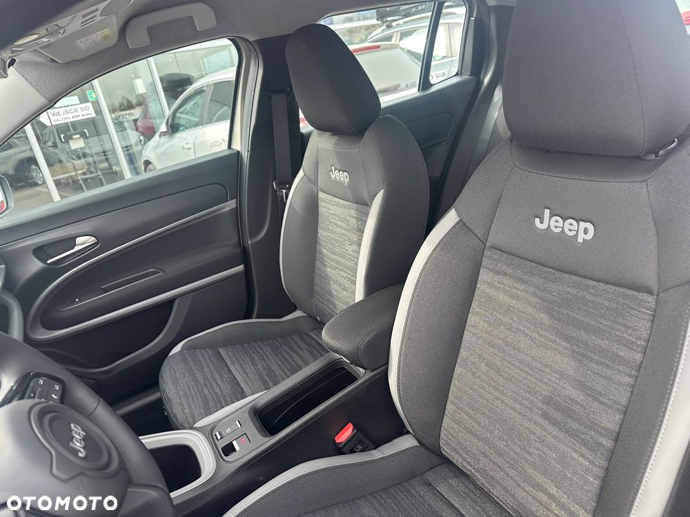 Jeep Avenger 1.2 T3 mHEV Longitude FWD eDCT6 - 10