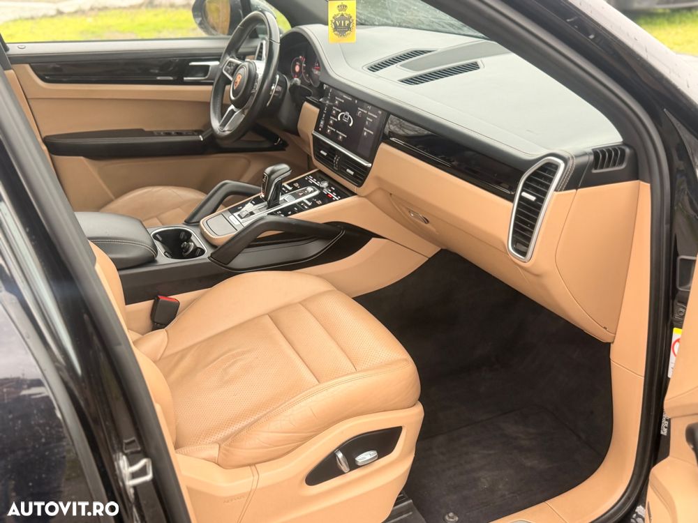 Porsche Cayenne - 12