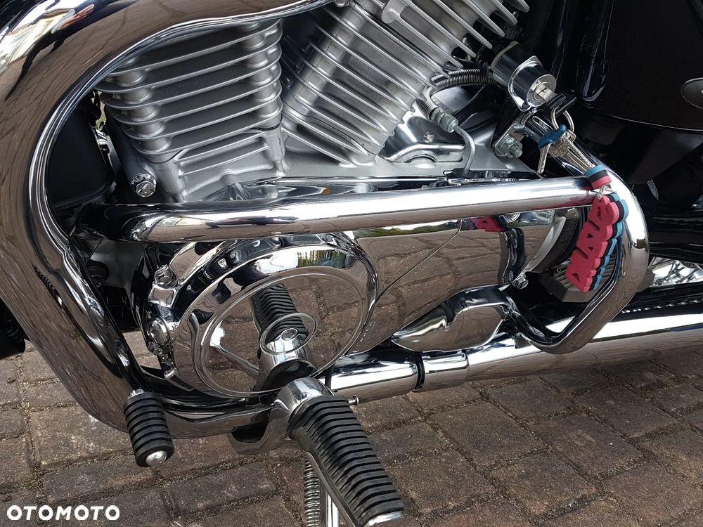 Suzuki Intruder - 20