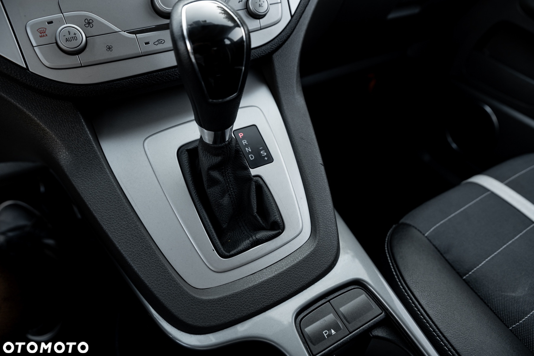Ford Kuga 2.5 Titanium - 32